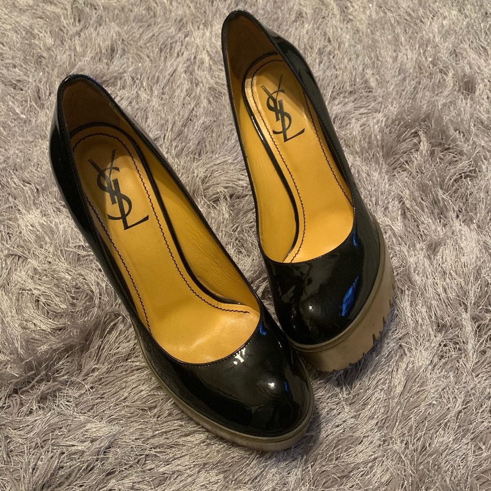Yves Saint Laurent YSL patent leather pumps